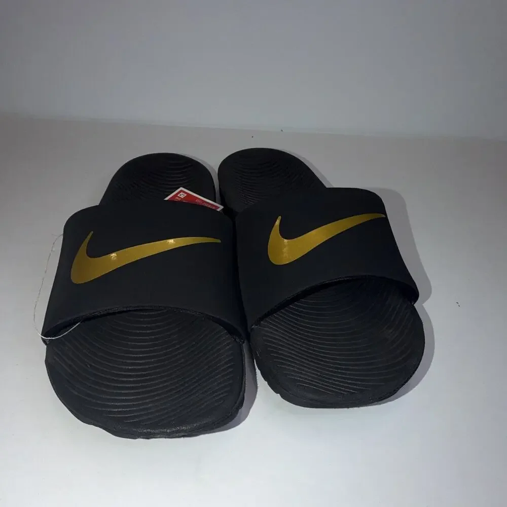Nike Kawa Slide (GS/PS) Slide Sandal Slip On Black/Gold Kids 7Y 819352-003